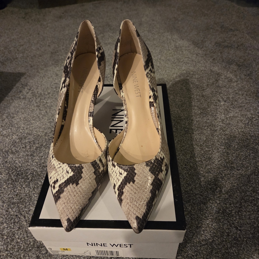 Nine West Black and Cream Patterned Heels
